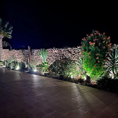 Casa Fuertes Villa La Oliva