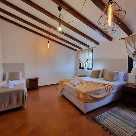Casa Fuertes * La Oliva