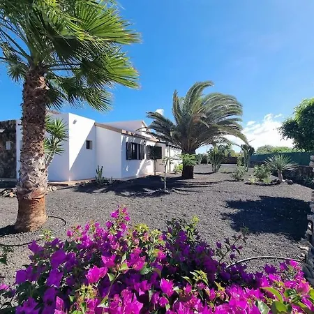 Vila Casa Fuertes *