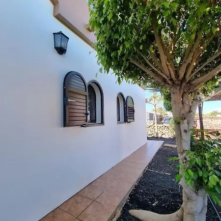 Casa Fuertes Vila La Oliva